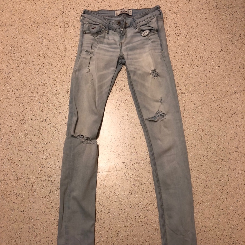 | CLOSET CLEANOUT| Hollister ripped jeans